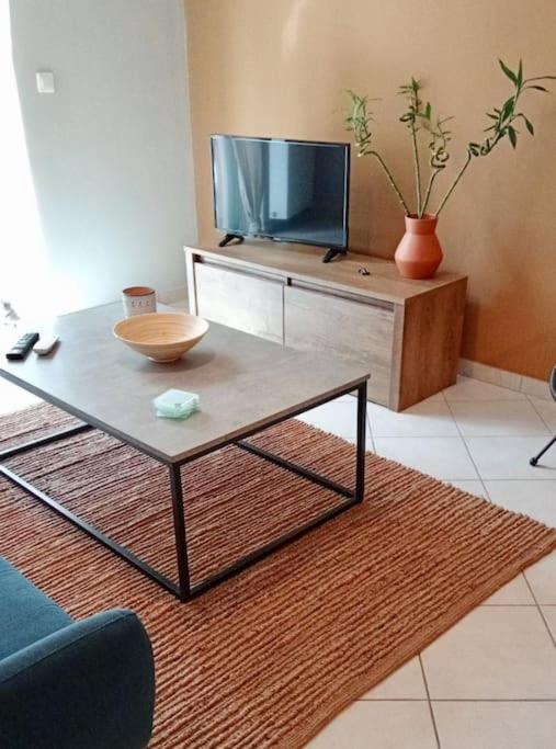 Central Artistic 2-Bedroom Apartment 79Sqm Tripoli Exterior foto